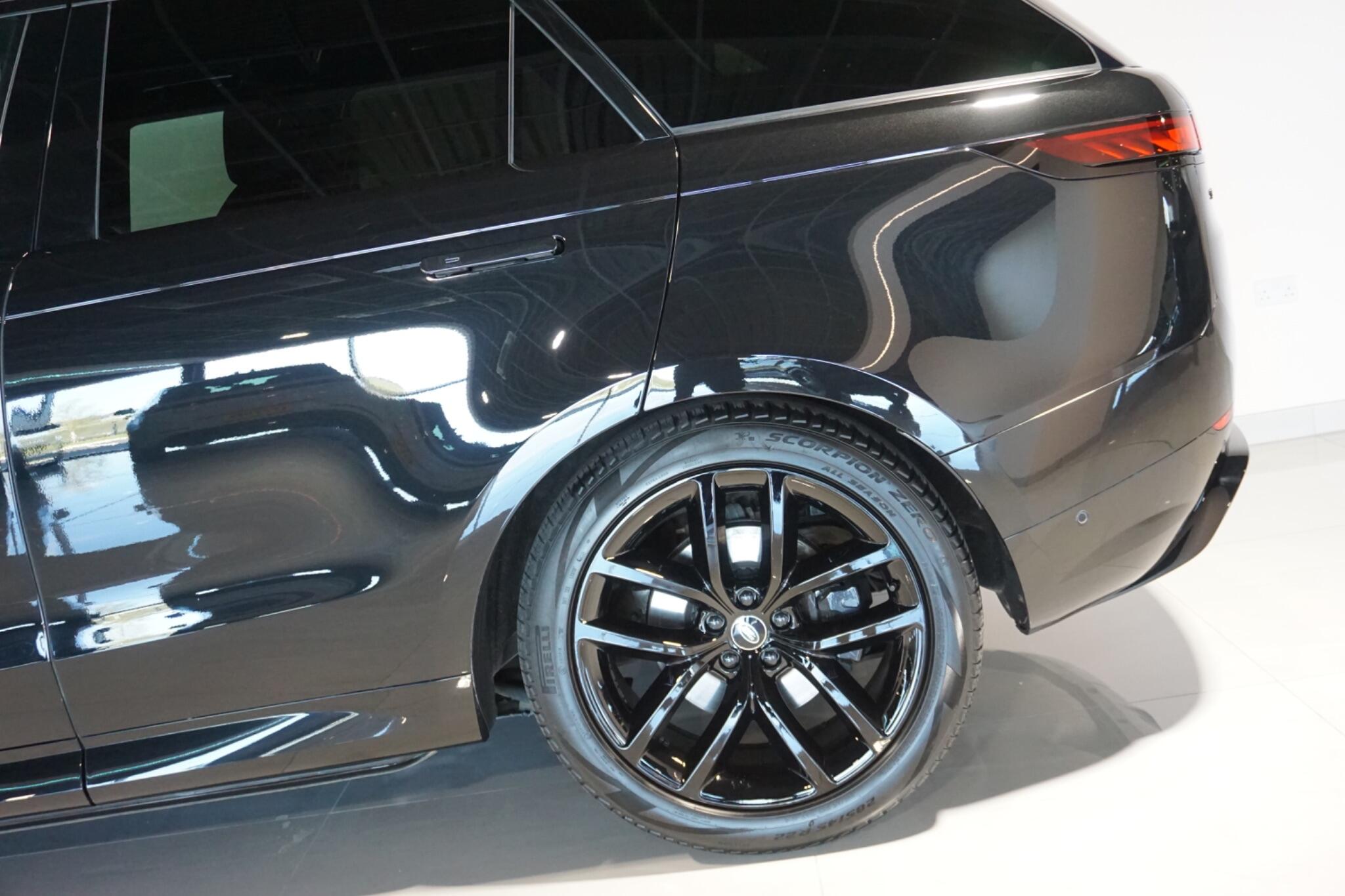 Land Rover Range Rover Sport 3.0 D300 MHEV Dynamic SE SUV 5dr Diesel Auto 4WD Euro 6 (s/s) (300 ps)